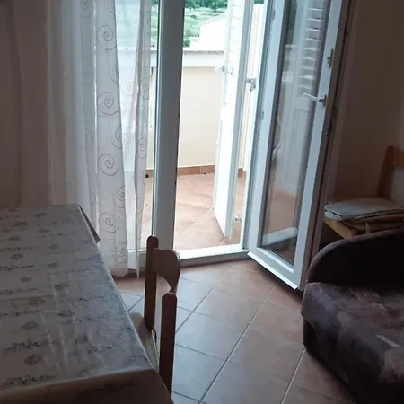 5241-4 For 6 Pers In Lejlighed