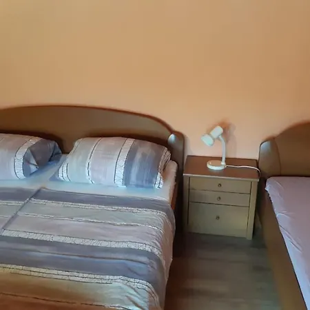 5241-4 For 6 Pers In Lejlighed Lopar